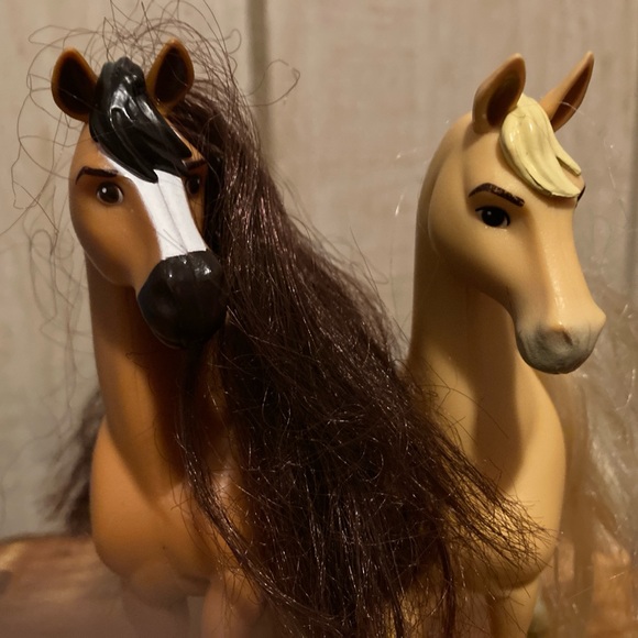 Used 2 DreamWorks Spirit Riding Free 7" Horses Just Play - Picture 3 of 5